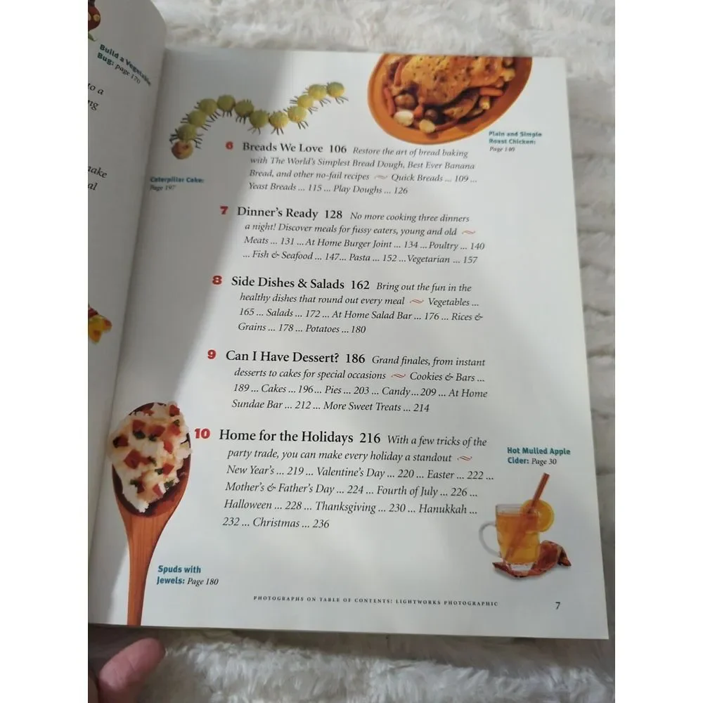 Disney's Family Cookbook: Irresistible Recipes for You and Your Kids/Deanna Cook